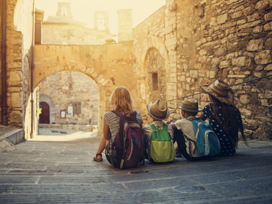 Kids travelling 