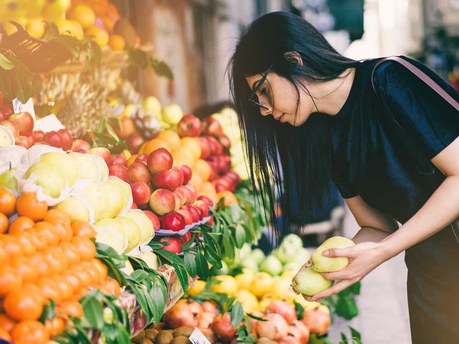 eat locally sourced food